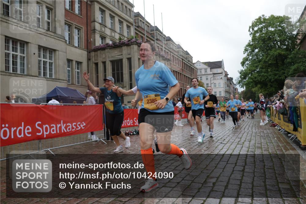 13.09.2026 - Kiel Lauf Yannick Fuchs http://msf.ph/oto/10424090 13.09.2026 10:59:49 Ziel 469, 747, 988, 1002, 1895, 1948, 2287, 3063, 3607, 5261, 5627, 6295, 7350, 7454, 7543, 7954, 8234, 9299, 10916, 11415, 620, 683, 1825, 1835, 2354, 2385, 2394, 2639, 2771, 2828, 3108, 3113, 3176, 3348, 3663, 4342, 4897, 5173, 5382, 5519, 5608, 5891, 5977, 5987, 6693, 7066, 7112, 7454, 7527, 7614, 7734, 8208, 8234, 8723, 8884, 9227, 9242, 9684, 9700, 9778, 9971, 10157, 10251, 10453, 10536, 10799, 10871, 10918, 11016, 11177, 12359, 12408, 4192, 10255 meine-sportfotos.de