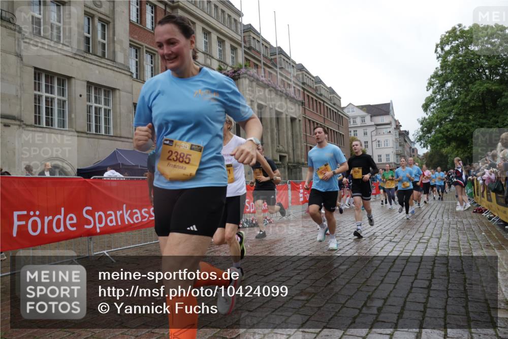 13.09.2026 - Kiel Lauf Yannick Fuchs http://msf.ph/oto/10424099 13.09.2026 10:59:49 Ziel 469, 747, 988, 1002, 1895, 1948, 2287, 3063, 3607, 5261, 5627, 6295, 7350, 7454, 7543, 7954, 8234, 9299, 10916, 11415, 620, 683, 1825, 1835, 2354, 2385, 2394, 2639, 2771, 2828, 3108, 3113, 3176, 3348, 3663, 4342, 4897, 5173, 5382, 5519, 5608, 5891, 5977, 5987, 6693, 7066, 7112, 7454, 7527, 7614, 7734, 8208, 8234, 8723, 8884, 9227, 9242, 9684, 9700, 9778, 9971, 10157, 10251, 10453, 10536, 10799, 10871, 10918, 11016, 11177, 12359, 12408, 4192, 10255 meine-sportfotos.de
