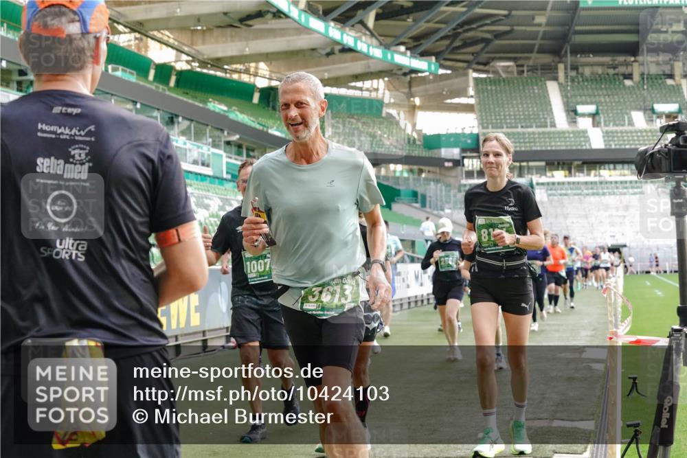 13.09.2026 - 21. swb-Marathon Bremen Michael Burmester http://msf.ph/oto/10424103 13.09.2026 13:23:46 Laufen im Stadion 137, 160, 182, 211, 324, 434, 533, 548, 571, 609, 708, 721, 739, 743, 752, 892, 1157, 1178, 1259, 1273, 1331, 1463, 1471, 1597, 1598, 1657, 1691, 1746, 1788, 1883, 1944, 2095, 2213, 2252, 2286, 2312, 2323, 2433, 2445, 2465, 2475, 2483, 2495, 2503, 2504, 2526, 2571, 2711, 2768, 2776, 2936, 2968, 3252, 3282, 3288, 3289, 3292, 3298, 3312, 3347, 3351, 3364, 3381, 3395, 3423, 3447, 3505, 3530, 3559, 3727, 3770, 3784, 3819, 4020, 4054, 4231, 4406, 4407, 4431, 4466, 4467, 4584 meine-sportfotos.de