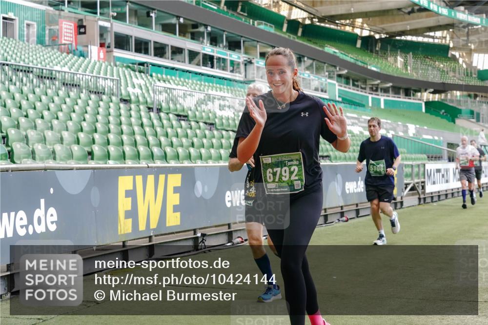 13.09.2026 - 21. swb-Marathon Bremen Michael Burmester http://msf.ph/oto/10424144 13.09.2026 13:00:53 Laufen im Stadion 135, 242, 260, 282, 318, 342, 440, 651, 687, 745, 930, 1067, 1080, 1209, 1368, 1448, 1493, 1494, 1582, 1650, 1861, 1896, 1935, 1963, 2033, 2088, 2289, 2293, 2306, 2322, 2370, 2409, 2427, 2481, 2485, 2490, 2491, 2517, 2560, 2561, 2570, 2627, 2658, 2686, 2700, 2708, 2781, 2806, 2906, 2914, 2961, 2967, 3076, 3105, 3145, 3168, 3173, 3273, 3354, 3372, 3374, 3375, 3385, 3480, 3524, 3526, 3642, 3729, 3774, 3855, 3856, 3861, 3930 meine-sportfotos.de