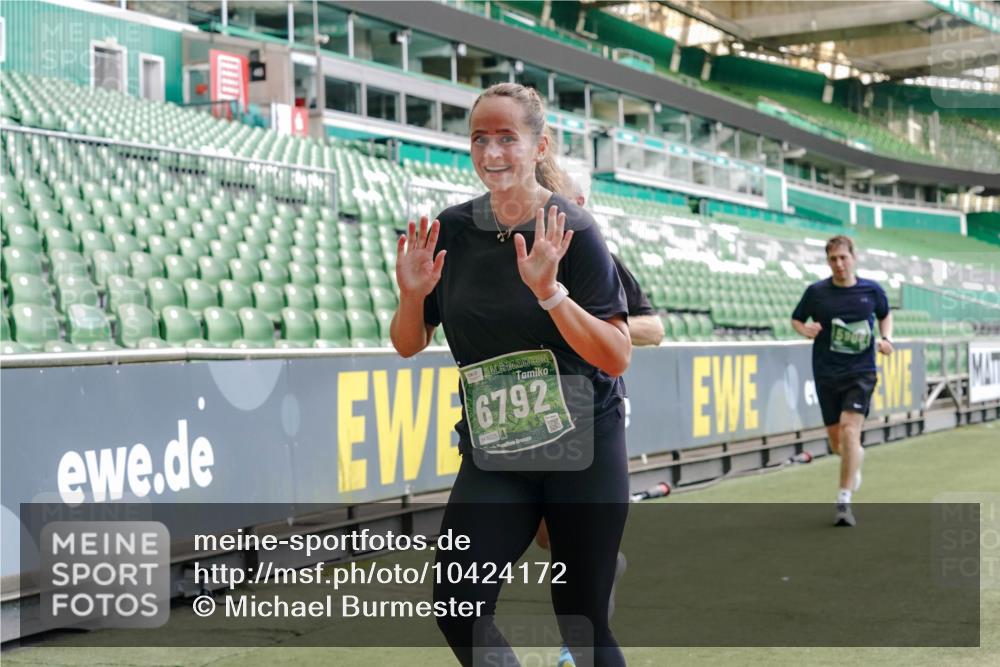 13.09.2026 - 21. swb-Marathon Bremen Michael Burmester http://msf.ph/oto/10424172 13.09.2026 13:00:53 Laufen im Stadion 135, 242, 260, 282, 318, 342, 440, 651, 687, 745, 930, 1067, 1080, 1209, 1368, 1448, 1493, 1494, 1582, 1650, 1861, 1896, 1935, 1963, 2033, 2088, 2289, 2293, 2306, 2322, 2370, 2409, 2427, 2481, 2485, 2490, 2491, 2517, 2560, 2561, 2570, 2627, 2658, 2686, 2700, 2708, 2781, 2806, 2906, 2914, 2961, 2967, 3076, 3105, 3145, 3168, 3173, 3273, 3354, 3372, 3374, 3375, 3385, 3480, 3524, 3526, 3642, 3729, 3774, 3855, 3856, 3861, 3930 meine-sportfotos.de