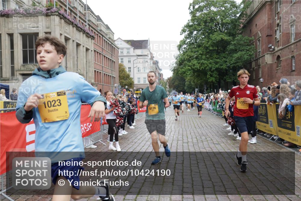 13.09.2026 - Kiel Lauf Yannick Fuchs http://msf.ph/oto/10424190 13.09.2026 09:45:37 Ziel 1023, 1579, 2835, 3025, 6038, 7349, 7854, 8126, 10142, 10445, 12069, 12281, 98, 312, 1503, 2017, 2282, 2786, 2835, 3408, 3479, 3503, 3507, 3517, 4606, 5103, 5369, 5399, 5400, 5672, 5811, 6097, 6098, 6556, 7854, 8152, 8854, 9425, 9456, 9760, 9897, 10006, 10498, 11939, 12347, 12348, 12351, 557, 1418, 2127, 2788, 3142, 3301, 3974, 4413, 4569, 5511, 5757, 5829, 7202, 7572, 7911, 7924, 8244, 8859, 9841, 10036, 10392, 10719, 12374, 12841, 98, 2456, 2704, 3138 meine-sportfotos.de