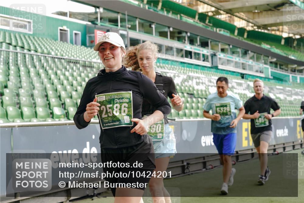 13.09.2026 - 21. swb-Marathon Bremen Michael Burmester http://msf.ph/oto/10424201 13.09.2026 13:23:51 Laufen im Stadion 137, 160, 182, 211, 324, 434, 533, 548, 571, 609, 708, 721, 723, 739, 743, 752, 892, 1157, 1178, 1259, 1273, 1331, 1463, 1471, 1597, 1598, 1691, 1746, 1788, 1883, 1944, 2095, 2211, 2213, 2252, 2286, 2312, 2323, 2433, 2445, 2465, 2475, 2483, 2495, 2497, 2503, 2504, 2526, 2571, 2768, 2776, 2936, 2968, 3252, 3282, 3288, 3289, 3292, 3298, 3312, 3347, 3364, 3381, 3395, 3423, 3447, 3505, 3530, 3559, 3727, 3770, 3819, 4020, 4054, 4231, 4406, 4407, 4431, 4466, 4467, 4584 meine-sportfotos.de