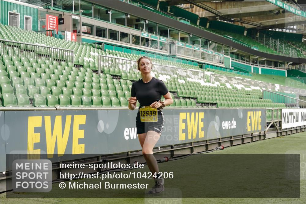 13.09.2026 - 21. swb-Marathon Bremen Michael Burmester http://msf.ph/oto/10424206 13.09.2026 10:46:57 Laufen im Stadion 10161, 10349, 10472, 10535, 10651, 10895, 10933, 10970, 11050, 11181, 11244, 11296, 11309, 11367, 11457, 11529, 11530, 11546, 11573, 11574, 11579, 11639, 11663, 11675, 11709, 11760, 11821, 12157, 12177, 12178, 12211, 12285, 12316, 12317, 12340, 12374, 12422, 12462, 10002, 10004, 10005, 10271, 10295, 10303, 10325, 10330, 10335, 10361, 10362, 10459, 10513, 10629, 10756, 10779, 10882, 10997, 10999, 11233, 11307, 11355 meine-sportfotos.de