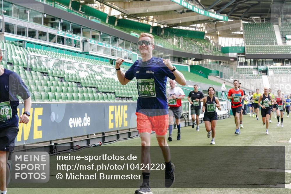 13.09.2026 - 21. swb-Marathon Bremen Michael Burmester http://msf.ph/oto/10424220 13.09.2026 13:00:56 Laufen im Stadion 135, 242, 260, 282, 318, 342, 440, 651, 687, 930, 1006, 1067, 1209, 1368, 1436, 1448, 1493, 1494, 1582, 1650, 1861, 1896, 1935, 1963, 2033, 2062, 2088, 2293, 2306, 2322, 2370, 2409, 2427, 2481, 2485, 2490, 2491, 2517, 2560, 2561, 2570, 2627, 2658, 2686, 2700, 2708, 2781, 2906, 2914, 2967, 3076, 3105, 3145, 3168, 3173, 3273, 3354, 3372, 3374, 3375, 3385, 3480, 3524, 3526, 3642, 3729, 3774, 3806, 3855, 3856, 3861, 3930 meine-sportfotos.de
