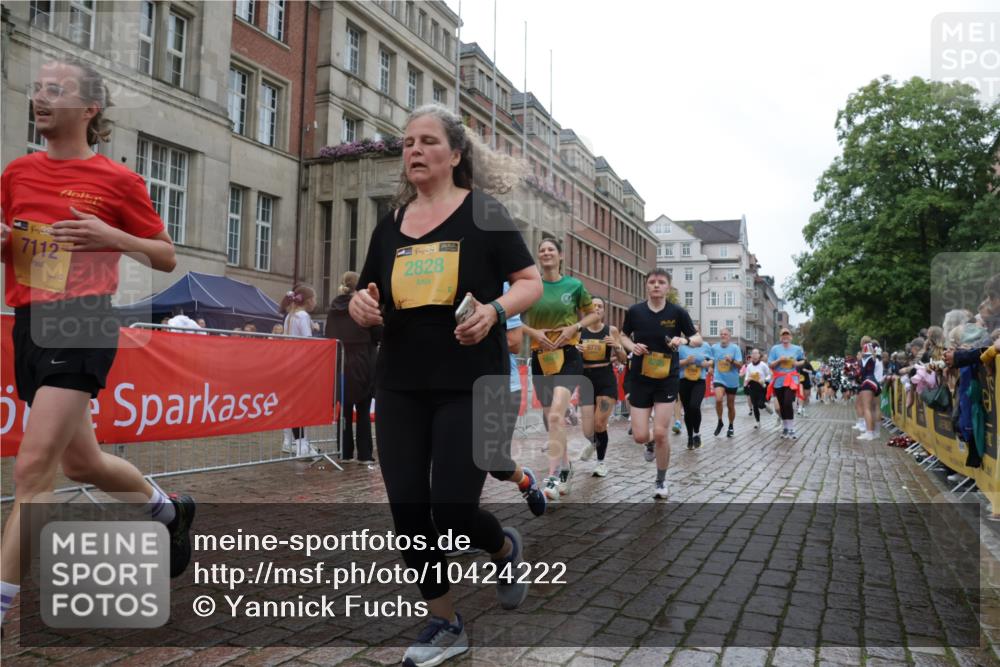 13.09.2026 - Kiel Lauf Yannick Fuchs http://msf.ph/oto/10424222 13.09.2026 10:59:58 Ziel 469, 753, 964, 1562, 1728, 1895, 1948, 2287, 3063, 4509, 5261, 6295, 7398, 7954, 8120, 9140, 9271, 9299, 11007, 11377, 11415, 469, 620, 683, 747, 988, 1002, 1835, 2354, 2394, 2771, 2828, 3108, 3113, 3176, 3348, 3607, 3663, 5173, 5382, 5608, 5627, 5977, 5987, 6693, 7112, 7350, 7454, 7543, 7614, 8208, 8234, 8723, 8884, 9700, 9778, 9971, 10157, 10799, 10916, 10918, 11016, 11177, 12359, 12408, 173, 327, 1036, 2187, 2558, 3121, 2828, 4342, 5891, 7066, 7734 meine-sportfotos.de