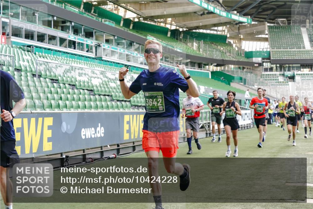 13.09.2026 - 21. swb-Marathon Bremen Michael Burmester http://msf.ph/oto/10424228 13.09.2026 13:00:56 Laufen im Stadion 135, 242, 260, 282, 318, 342, 440, 651, 687, 930, 1006, 1067, 1209, 1368, 1436, 1448, 1493, 1494, 1582, 1650, 1861, 1896, 1935, 1963, 2033, 2062, 2088, 2293, 2306, 2322, 2370, 2409, 2427, 2481, 2485, 2490, 2491, 2517, 2560, 2561, 2570, 2627, 2658, 2686, 2700, 2708, 2781, 2906, 2914, 2967, 3076, 3105, 3145, 3168, 3173, 3273, 3354, 3372, 3374, 3375, 3385, 3480, 3524, 3526, 3642, 3729, 3774, 3806, 3855, 3856, 3861, 3930 meine-sportfotos.de