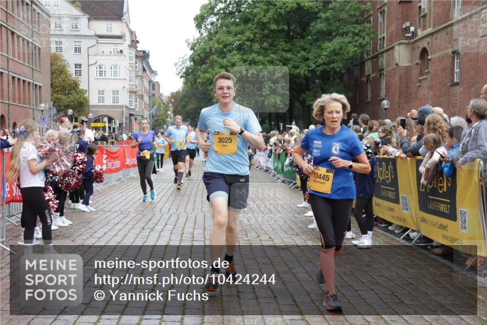 13.09.2026 - Kiel Lauf Yannick Fuchs http://msf.ph/oto/10424244 13.09.2026 09:45:43 Ziel 1023, 2788, 3025, 3974, 4413, 4569, 5511, 7202, 7349, 8126, 10142, 10392, 10445, 12281, 1503, 1579, 2017, 2282, 2786, 2835, 3408, 3479, 3503, 3507, 4606, 5103, 5369, 5399, 5400, 5672, 5811, 6038, 6097, 6098, 6556, 7854, 8152, 8854, 9425, 9456, 9760, 9897, 10006, 10498, 11939, 12069, 12347, 12348, 12351, 557, 1415, 1418, 2127, 3142, 3301, 4909, 4910, 5234, 5757, 5829, 7572, 7911, 7924, 8244, 8611, 8859, 9841, 10036, 10719, 12374, 12841, 98, 312, 2786, 3138 meine-sportfotos.de