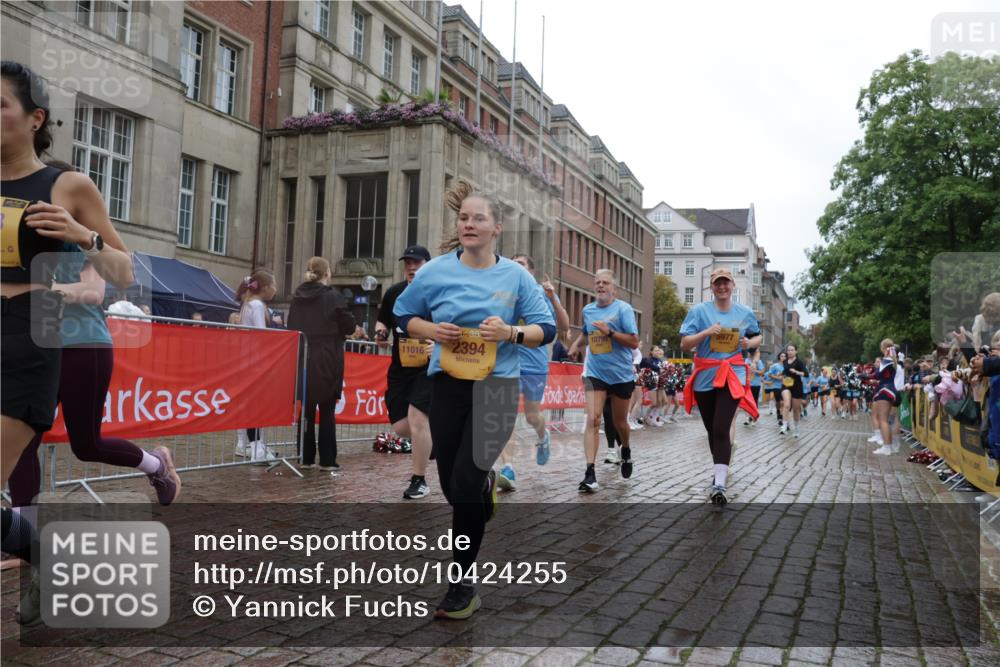 13.09.2026 - Kiel Lauf Yannick Fuchs http://msf.ph/oto/10424255 13.09.2026 11:00:00 Ziel 753, 964, 1562, 1728, 1895, 1948, 2287, 4437, 4509, 6295, 7398, 7954, 8120, 9140, 9271, 9299, 10996, 11007, 11377, 11415, 469, 620, 683, 747, 988, 1002, 1835, 2354, 2394, 2771, 3063, 3108, 3113, 3176, 3348, 3607, 3663, 5173, 5261, 5382, 5608, 5627, 5977, 6693, 7350, 7454, 7543, 7614, 7954, 8208, 8234, 8723, 8884, 9299, 9778, 9971, 10157, 10799, 10916, 10918, 11016, 11177, 12359, 12408, 173, 327, 1036, 2150, 2151, 2187, 2558, 3121, 2828, 4342, 5891, 7066, 7734 meine-sportfotos.de
