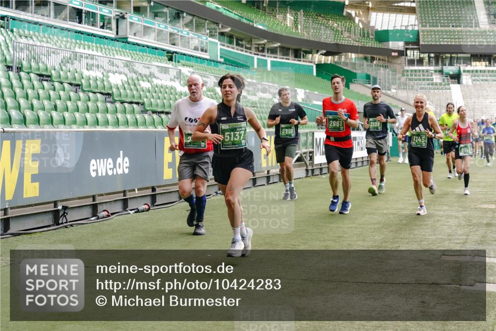 13.09.2026 - 21. swb-Marathon Bremen Michael Burmester http://msf.ph/oto/10424283 13.09.2026 13:00:57 Laufen im Stadion 135, 242, 260, 282, 318, 342, 440, 531, 651, 687, 930, 1006, 1067, 1209, 1368, 1436, 1448, 1493, 1494, 1582, 1650, 1861, 1896, 1935, 1963, 2033, 2062, 2088, 2293, 2306, 2322, 2370, 2409, 2427, 2481, 2485, 2490, 2491, 2517, 2560, 2561, 2570, 2627, 2658, 2686, 2700, 2708, 2781, 2906, 2914, 2967, 3076, 3105, 3145, 3168, 3173, 3273, 3354, 3372, 3374, 3375, 3385, 3480, 3524, 3526, 3642, 3729, 3774, 3806, 3855, 3856, 3861, 3930 meine-sportfotos.de