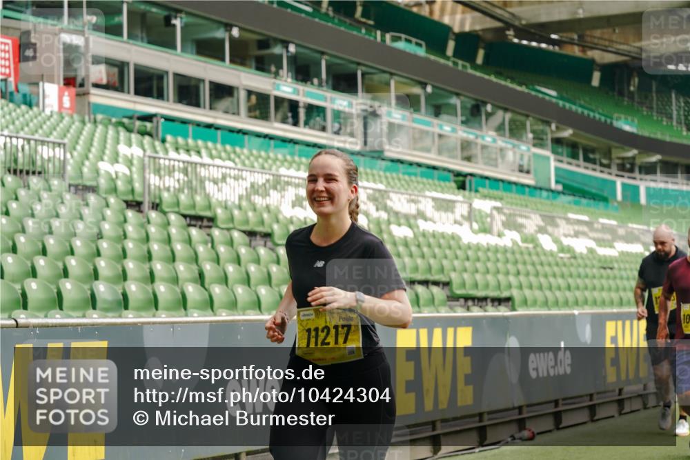13.09.2026 - 21. swb-Marathon Bremen Michael Burmester http://msf.ph/oto/10424304 13.09.2026 10:47:04 Laufen im Stadion 10161, 10349, 10472, 10535, 10895, 10933, 10970, 11050, 11104, 11181, 11244, 11296, 11309, 11367, 11457, 11529, 11530, 11546, 11573, 11574, 11579, 11639, 11663, 11675, 11709, 11760, 11821, 12157, 12211, 12285, 12316, 12317, 12340, 12374, 12422, 12462, 10002, 10004, 10005, 10176, 10271, 10295, 10303, 10325, 10330, 10335, 10361, 10362, 10459, 10513, 10629, 10756, 10779, 10882, 10997, 10999, 11233, 11307, 11355 meine-sportfotos.de