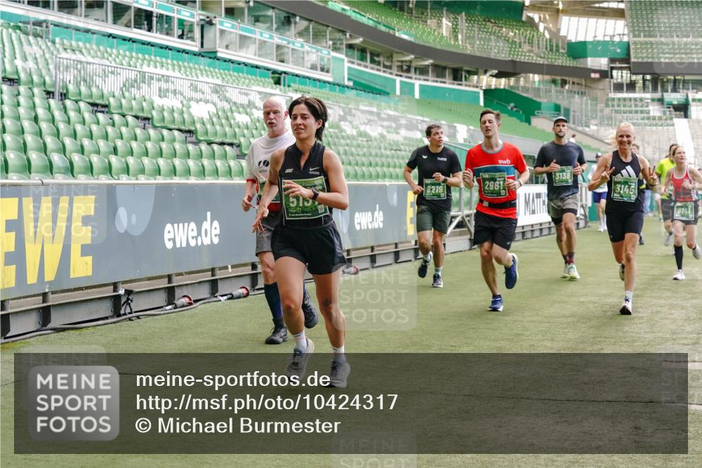 13.09.2026 - 21. swb-Marathon Bremen Michael Burmester http://msf.ph/oto/10424317 13.09.2026 13:00:58 Laufen im Stadion 135, 242, 260, 282, 318, 342, 440, 531, 651, 687, 930, 1006, 1067, 1209, 1368, 1436, 1448, 1493, 1494, 1582, 1650, 1861, 1896, 1935, 1963, 2033, 2062, 2088, 2293, 2306, 2322, 2370, 2409, 2427, 2481, 2485, 2490, 2491, 2517, 2560, 2561, 2570, 2627, 2658, 2686, 2700, 2708, 2781, 2906, 2914, 2967, 3076, 3105, 3145, 3168, 3173, 3273, 3354, 3372, 3374, 3375, 3385, 3480, 3524, 3526, 3642, 3729, 3774, 3806, 3855, 3856, 3861, 3930 meine-sportfotos.de