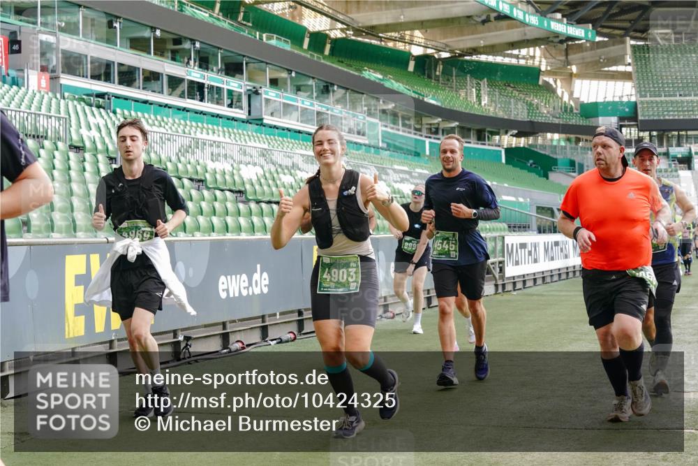 13.09.2026 - 21. swb-Marathon Bremen Michael Burmester http://msf.ph/oto/10424325 13.09.2026 13:23:55 Laufen im Stadion 137, 160, 182, 211, 324, 434, 533, 548, 571, 609, 708, 721, 723, 739, 743, 752, 892, 1157, 1178, 1259, 1273, 1331, 1463, 1471, 1597, 1598, 1691, 1746, 1788, 1944, 2095, 2211, 2213, 2252, 2286, 2312, 2323, 2433, 2445, 2465, 2475, 2483, 2495, 2497, 2503, 2504, 2526, 2571, 2644, 2768, 2776, 2936, 2968, 3252, 3282, 3288, 3289, 3292, 3298, 3306, 3312, 3347, 3364, 3381, 3395, 3423, 3447, 3505, 3530, 3559, 3727, 3770, 3819, 4020, 4054, 4231, 4406, 4407, 4431, 4466, 4467, 4584 meine-sportfotos.de