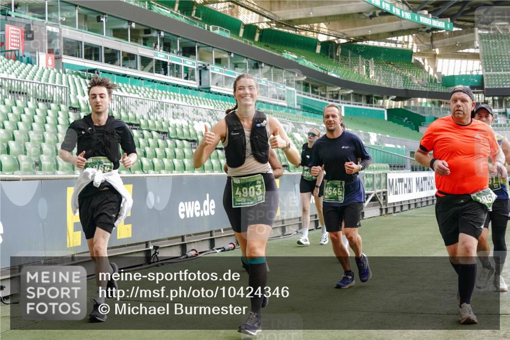 13.09.2026 - 21. swb-Marathon Bremen Michael Burmester http://msf.ph/oto/10424346 13.09.2026 13:23:55 Laufen im Stadion 137, 160, 182, 211, 324, 434, 533, 548, 571, 609, 708, 721, 723, 739, 743, 752, 892, 1157, 1178, 1259, 1273, 1331, 1463, 1471, 1597, 1598, 1691, 1746, 1788, 1944, 2095, 2211, 2213, 2252, 2286, 2312, 2323, 2433, 2445, 2465, 2475, 2483, 2495, 2497, 2503, 2504, 2526, 2571, 2644, 2768, 2776, 2936, 2968, 3252, 3282, 3288, 3289, 3292, 3298, 3306, 3312, 3347, 3364, 3381, 3395, 3423, 3447, 3505, 3530, 3559, 3727, 3770, 3819, 4020, 4054, 4231, 4406, 4407, 4431, 4466, 4467, 4584 meine-sportfotos.de