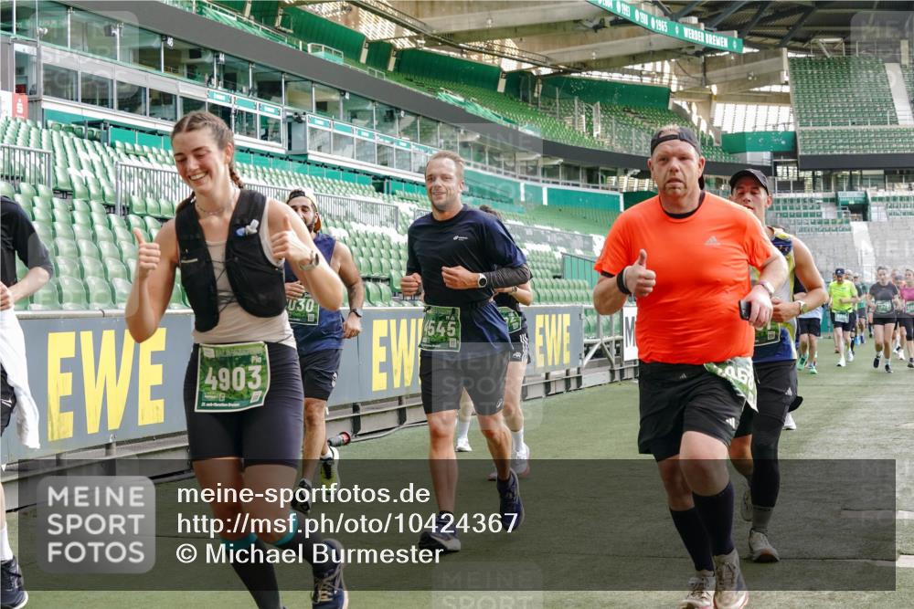 13.09.2026 - 21. swb-Marathon Bremen Michael Burmester http://msf.ph/oto/10424367 13.09.2026 13:23:56 Laufen im Stadion 137, 160, 182, 211, 324, 434, 533, 548, 571, 609, 708, 721, 723, 739, 743, 752, 892, 1157, 1178, 1259, 1273, 1331, 1463, 1471, 1597, 1598, 1691, 1746, 1788, 1944, 2095, 2211, 2213, 2252, 2286, 2312, 2323, 2433, 2445, 2465, 2475, 2483, 2495, 2497, 2503, 2504, 2526, 2571, 2644, 2768, 2776, 2936, 2968, 3252, 3282, 3288, 3289, 3292, 3298, 3306, 3312, 3347, 3364, 3381, 3395, 3423, 3447, 3505, 3530, 3559, 3727, 3770, 3819, 4054, 4231, 4406, 4407, 4431, 4466, 4467, 4584 meine-sportfotos.de
