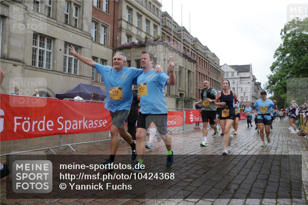 13.09.2026 - Kiel Lauf Yannick Fuchs http://msf.ph/oto/10424368 13.09.2026 11:00:09 Ziel 173, 327, 753, 964, 1078, 1728, 2382, 2490, 3121, 3775, 4437, 6520, 6897, 7398, 7438, 7945, 9140, 9690, 10420, 10996, 11220, 11503, 11607, 469, 683, 747, 988, 1002, 1562, 1728, 1895, 1948, 2287, 3063, 3108, 3113, 3176, 3607, 4509, 5173, 5261, 5382, 5608, 5627, 6295, 7350, 7398, 7454, 7543, 7614, 7954, 8120, 8234, 8723, 8884, 9271, 9299, 10916, 10918, 11007, 11377, 11415, 12408, 893, 1036, 1518, 1896, 1897, 2150, 2151, 2187, 2558, 2915, 3793, 10674, 620, 683, 3113, 3176 meine-sportfotos.de