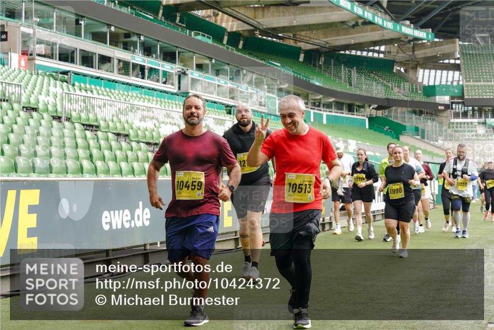 13.09.2026 - 21. swb-Marathon Bremen Michael Burmester http://msf.ph/oto/10424372 13.09.2026 10:47:07 Laufen im Stadion 10161, 10349, 10472, 10535, 10895, 10933, 10970, 11050, 11104, 11181, 11244, 11262, 11296, 11309, 11367, 11457, 11529, 11530, 11546, 11573, 11574, 11579, 11639, 11663, 11675, 11709, 11760, 11821, 12157, 12211, 12285, 12316, 12317, 12340, 12374, 12422, 12444, 12462, 10002, 10004, 10005, 10176, 10191, 10271, 10295, 10303, 10325, 10335, 10361, 10362, 10459, 10513, 10629, 10756, 10779, 10882, 10997, 10999, 11233, 11307, 11355 meine-sportfotos.de