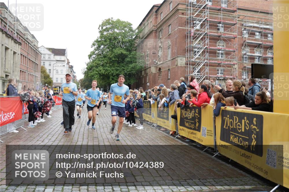 13.09.2026 - Kiel Lauf Yannick Fuchs http://msf.ph/oto/10424389 13.09.2026 09:45:53 Ziel 557, 1418, 2127, 2788, 3142, 3301, 3974, 4413, 4569, 5511, 5757, 5829, 7202, 7572, 7911, 7924, 8244, 8611, 8859, 9841, 10036, 10392, 10719, 12374, 12841, 1023, 1503, 1579, 2017, 2835, 3025, 3408, 5103, 5369, 5399, 5811, 6038, 7349, 7854, 8126, 8152, 8854, 9456, 10142, 10445, 10498, 11939, 12069, 12281, 12347, 1415, 2482, 3052, 4909, 4910, 4918, 5234, 6732, 7015, 8125, 10203, 10685, 10898, 11076, 11078, 2282, 3479 meine-sportfotos.de