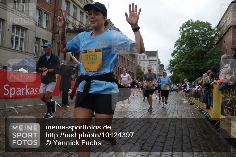 13.09.2026 - Kiel Lauf Yannick Fuchs http://msf.ph/oto/10424397 13.09.2026 11:00:11 Ziel 173, 327, 753, 1078, 2187, 2382, 2490, 3121, 3775, 4437, 6520, 6897, 7438, 7945, 9140, 9690, 10420, 10996, 11220, 11503, 11607, 469, 747, 964, 988, 1002, 1562, 1728, 1895, 1948, 2287, 3063, 3176, 3607, 4509, 5173, 5261, 5608, 5627, 6295, 7350, 7398, 7454, 7543, 7614, 7954, 8120, 8234, 8723, 8884, 9271, 9299, 10916, 10918, 11007, 11377, 11415, 893, 1036, 1518, 1650, 1896, 1897, 2150, 2151, 2233, 2558, 2915, 3793, 10674, 620, 683, 3113, 3176, 7614 meine-sportfotos.de