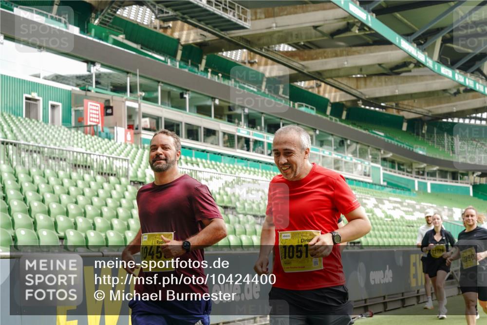 13.09.2026 - 21. swb-Marathon Bremen Michael Burmester http://msf.ph/oto/10424400 13.09.2026 10:47:08 Laufen im Stadion 10161, 10349, 10472, 10535, 10895, 10933, 10970, 11050, 11104, 11181, 11244, 11262, 11296, 11309, 11367, 11457, 11529, 11530, 11546, 11573, 11574, 11579, 11639, 11663, 11675, 11709, 11760, 11821, 12157, 12211, 12285, 12316, 12317, 12340, 12374, 12422, 12444, 12462, 10002, 10004, 10005, 10176, 10191, 10192, 10271, 10295, 10303, 10325, 10335, 10361, 10362, 10459, 10513, 10629, 10756, 10779, 10882, 10997, 10999, 11233, 11307, 11355 meine-sportfotos.de