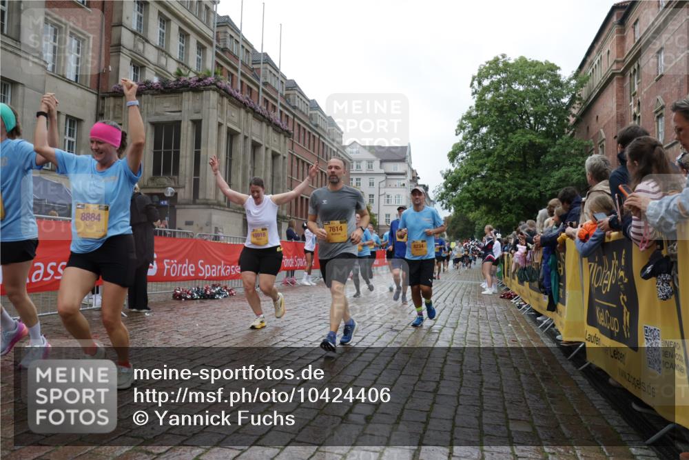 13.09.2026 - Kiel Lauf Yannick Fuchs http://msf.ph/oto/10424406 13.09.2026 11:00:11 Ziel 173, 327, 753, 1078, 2187, 2382, 2490, 3121, 3775, 4437, 6520, 6897, 7438, 7945, 9140, 9690, 10420, 10996, 11220, 11503, 11607, 469, 747, 964, 988, 1002, 1562, 1728, 1895, 1948, 2287, 3063, 3176, 3607, 4509, 5173, 5261, 5608, 5627, 6295, 7350, 7398, 7454, 7543, 7614, 7954, 8120, 8234, 8723, 8884, 9271, 9299, 10916, 10918, 11007, 11377, 11415, 893, 1036, 1518, 1650, 1896, 1897, 2150, 2151, 2233, 2558, 2915, 3793, 10674, 620, 683, 3113, 3176, 7614 meine-sportfotos.de