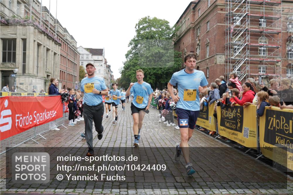 13.09.2026 - Kiel Lauf Yannick Fuchs http://msf.ph/oto/10424409 13.09.2026 09:45:54 Ziel 557, 1418, 2127, 2788, 3142, 3301, 3974, 4413, 4569, 5511, 5757, 5829, 7202, 7572, 7911, 7924, 8244, 8611, 8859, 9841, 10036, 10392, 10719, 12374, 12841, 1023, 1503, 1579, 2017, 2835, 3025, 3408, 4413, 5103, 5369, 5399, 5811, 6038, 7349, 7854, 8126, 8152, 8854, 9456, 10142, 10392, 10445, 10498, 11939, 12069, 12281, 12347, 1415, 2482, 3052, 4909, 4910, 4918, 5234, 5855, 6732, 7015, 7308, 8125, 10203, 10685, 10898, 11076, 11078, 1503, 2282, 3479, 5103 meine-sportfotos.de
