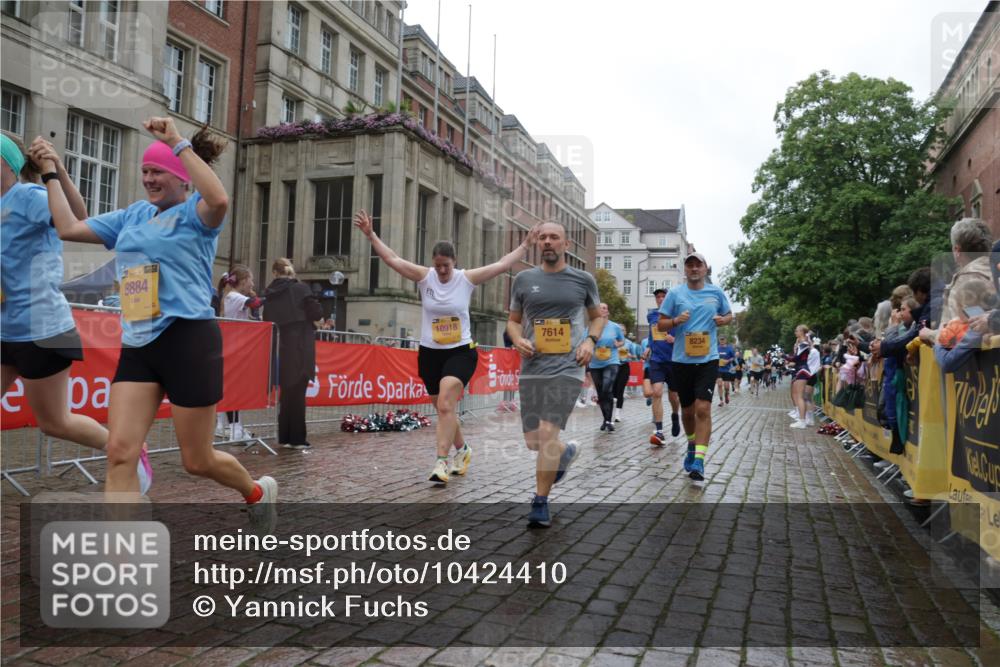 13.09.2026 - Kiel Lauf Yannick Fuchs http://msf.ph/oto/10424410 13.09.2026 11:00:12 Ziel 173, 327, 753, 1078, 2187, 2382, 2490, 2558, 3121, 3775, 4437, 6520, 6897, 7438, 7945, 9140, 9690, 10420, 10996, 11220, 11471, 11503, 11607, 469, 747, 964, 988, 1002, 1562, 1728, 1895, 1948, 2287, 3063, 3176, 3607, 4509, 5261, 5627, 6295, 7350, 7398, 7454, 7543, 7614, 7954, 8120, 8234, 8723, 8884, 9140, 9271, 9299, 10916, 10918, 11007, 11377, 11415, 893, 1036, 1518, 1650, 1896, 1897, 2150, 2151, 2233, 2915, 3793, 4261, 10674, 620, 683, 3113, 3176, 7614 meine-sportfotos.de