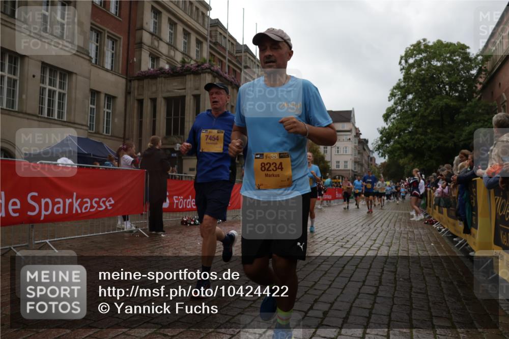 13.09.2026 - Kiel Lauf Yannick Fuchs http://msf.ph/oto/10424422 13.09.2026 11:00:13 Ziel 173, 327, 753, 1036, 1078, 2187, 2382, 2490, 2558, 3121, 3775, 4437, 6520, 6897, 7438, 7945, 9690, 10420, 10996, 11220, 11471, 11503, 11607, 469, 747, 753, 964, 988, 1002, 1562, 1728, 1895, 1948, 2287, 3063, 3607, 4509, 5261, 5627, 6295, 7350, 7398, 7454, 7543, 7614, 7954, 8120, 8234, 9140, 9271, 9299, 10916, 10918, 11007, 11377, 11415, 362, 893, 1518, 1650, 1896, 1897, 2150, 2151, 2233, 2267, 2915, 3793, 4261, 10674, 620, 683, 3113, 3176, 7614 meine-sportfotos.de