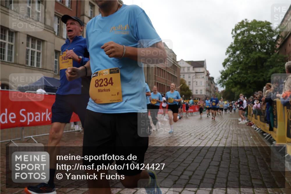 13.09.2026 - Kiel Lauf Yannick Fuchs http://msf.ph/oto/10424427 13.09.2026 11:00:13 Ziel 173, 327, 753, 1036, 1078, 2187, 2382, 2490, 2558, 3121, 3775, 4437, 6520, 6897, 7438, 7945, 9690, 10420, 10996, 11220, 11471, 11503, 11607, 469, 747, 753, 964, 988, 1002, 1562, 1728, 1895, 1948, 2287, 3063, 3607, 4509, 5261, 5627, 6295, 7350, 7398, 7454, 7543, 7614, 7954, 8120, 8234, 9140, 9271, 9299, 10916, 10918, 11007, 11377, 11415, 362, 893, 1518, 1650, 1896, 1897, 2150, 2151, 2233, 2267, 2915, 3793, 4261, 10674, 620, 683, 3113, 3176, 7614 meine-sportfotos.de