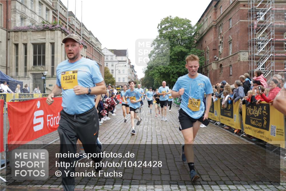 13.09.2026 - Kiel Lauf Yannick Fuchs http://msf.ph/oto/10424428 13.09.2026 09:45:55 Ziel 557, 1418, 2127, 2788, 3142, 3301, 3974, 4569, 5511, 5757, 5829, 7202, 7572, 7911, 7924, 8244, 8611, 8859, 9841, 10036, 10719, 12374, 12841, 1023, 1503, 1579, 2017, 2788, 2835, 3025, 3408, 3974, 4413, 5103, 5369, 5399, 5811, 6038, 7202, 7349, 7854, 8126, 8152, 9456, 10142, 10392, 10445, 10498, 11939, 12069, 12281, 12347, 1415, 2482, 3052, 3954, 4909, 4910, 4918, 5234, 5855, 5955, 6732, 7015, 7308, 8125, 10203, 10685, 10898, 11076, 11078, 1503, 2282, 3479, 5103, 5399 meine-sportfotos.de