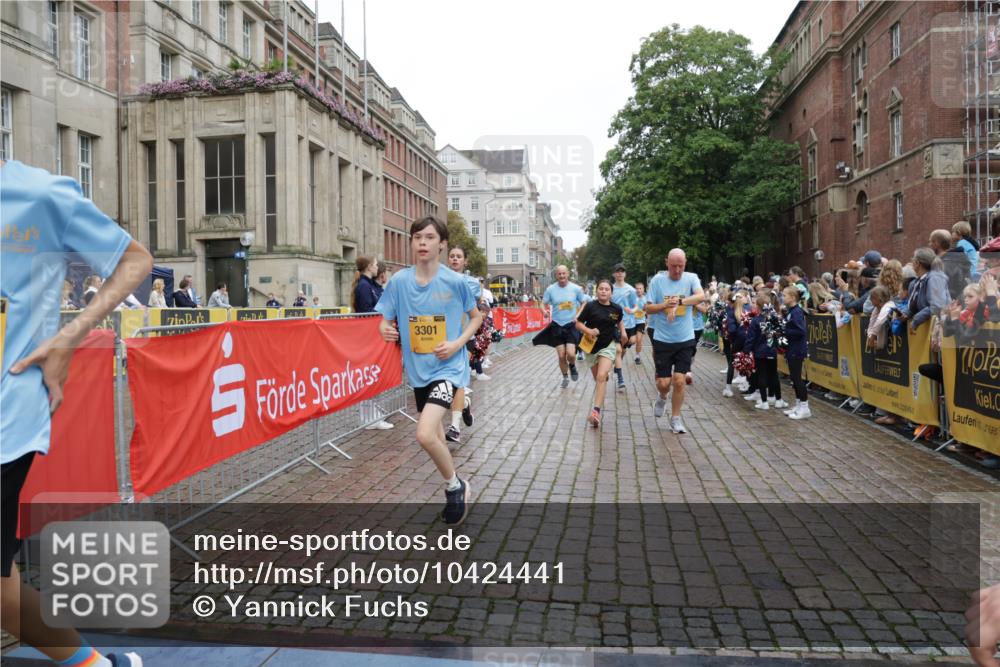13.09.2026 - Kiel Lauf Yannick Fuchs http://msf.ph/oto/10424441 13.09.2026 09:45:56 Ziel 557, 1415, 1418, 2127, 3142, 3301, 4569, 4909, 4910, 5234, 5511, 5757, 5829, 7572, 7911, 7924, 8244, 8611, 8859, 9841, 10036, 10719, 12374, 12841, 1023, 1503, 1579, 2017, 2788, 2835, 3025, 3408, 3974, 4413, 4569, 5103, 5369, 5399, 5811, 6038, 7202, 7349, 7854, 8126, 8152, 9456, 10142, 10392, 10445, 10498, 11939, 12069, 12281, 12347, 442, 2482, 3052, 3954, 4918, 5855, 5955, 6732, 7015, 7308, 8125, 10203, 10685, 10898, 11076, 11078, 1503, 2282, 3408, 3479, 5103, 5399 meine-sportfotos.de