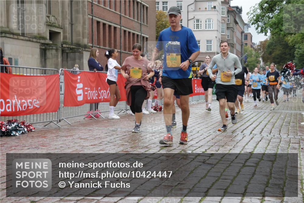 13.09.2026 - Kiel Lauf Yannick Fuchs http://msf.ph/oto/10424447 13.09.2026 11:00:17 Ziel 173, 327, 1036, 1078, 2150, 2151, 2187, 2382, 2490, 2558, 2915, 3121, 3793, 4239, 4787, 6520, 6897, 7438, 7945, 9690, 10346, 10420, 11182, 11220, 11471, 11503, 11607, 11835, 469, 753, 964, 988, 1002, 1078, 1562, 1728, 1895, 1948, 2287, 2382, 3063, 3775, 4437, 4509, 5261, 5627, 6295, 7398, 7543, 7954, 8120, 9140, 9271, 9299, 10996, 11007, 11377, 11415, 11503, 362, 893, 1518, 1650, 1722, 1896, 1897, 2233, 2267, 4261, 10674, 683, 3113, 3176, 7614 meine-sportfotos.de