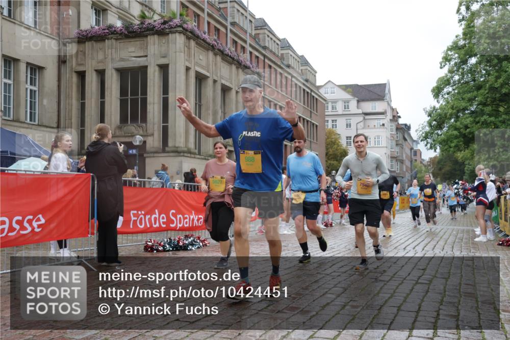 13.09.2026 - Kiel Lauf Yannick Fuchs http://msf.ph/oto/10424451 13.09.2026 11:00:19 Ziel 173, 327, 893, 1036, 1518, 1896, 1897, 2150, 2151, 2187, 2490, 2558, 2915, 3121, 3793, 4239, 4787, 6431, 6520, 6770, 6897, 7091, 7438, 9690, 10346, 10420, 11182, 11220, 11471, 11607, 11835, 469, 753, 964, 988, 1002, 1078, 1562, 1728, 1895, 1948, 2287, 2382, 3063, 3775, 4437, 4509, 5261, 5627, 6295, 6520, 7398, 7543, 7945, 7954, 8120, 9140, 9271, 9299, 9690, 10996, 11007, 11377, 11415, 11503, 11607, 362, 1650, 1722, 2233, 2267, 4261, 10674, 3176, 7614 meine-sportfotos.de