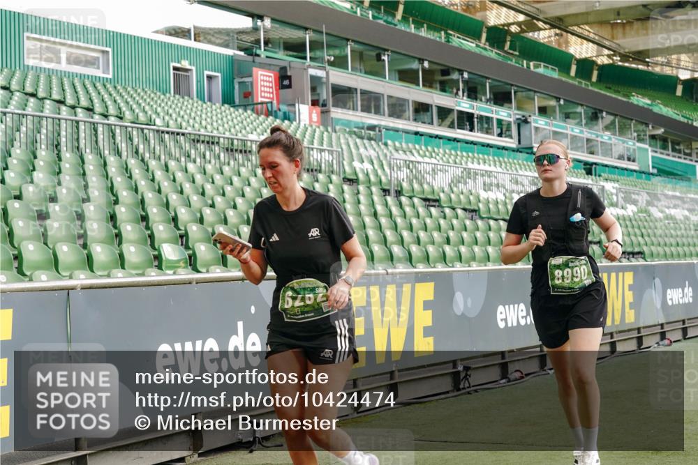 13.09.2026 - 21. swb-Marathon Bremen Michael Burmester http://msf.ph/oto/10424474 13.09.2026 13:23:58 Laufen im Stadion 137, 160, 182, 211, 324, 434, 533, 548, 571, 609, 708, 721, 723, 739, 743, 752, 892, 1178, 1259, 1273, 1331, 1463, 1471, 1491, 1597, 1598, 1691, 1746, 1788, 1944, 2095, 2211, 2213, 2252, 2286, 2312, 2323, 2433, 2445, 2465, 2475, 2483, 2495, 2497, 2503, 2504, 2526, 2571, 2644, 2768, 2776, 2936, 2968, 3252, 3282, 3288, 3289, 3292, 3298, 3306, 3312, 3347, 3364, 3381, 3395, 3423, 3447, 3505, 3530, 3559, 3727, 3770, 3819, 4054, 4231, 4406, 4407, 4431, 4466, 4467, 4584 meine-sportfotos.de