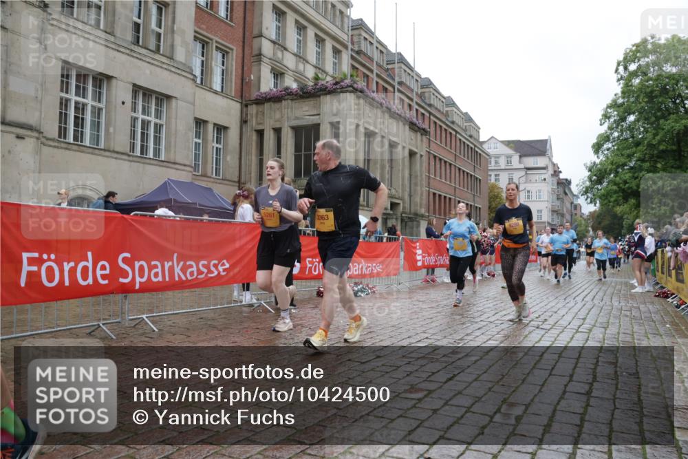 13.09.2026 - Kiel Lauf Yannick Fuchs http://msf.ph/oto/10424500 13.09.2026 11:00:23 Ziel 893, 1036, 1518, 1896, 1897, 2150, 2151, 2187, 2558, 2915, 3793, 4239, 4524, 4787, 4905, 6431, 6770, 7091, 7997, 8481, 9327, 9408, 10346, 10674, 11182, 11220, 11471, 11835, 12214, 12457, 173, 327, 469, 753, 964, 1078, 1562, 1728, 1895, 1948, 2287, 2382, 2490, 3063, 3121, 3775, 4437, 4509, 5261, 6295, 6520, 6897, 7398, 7438, 7945, 7954, 8120, 9140, 9271, 9299, 9690, 10420, 10996, 11007, 11377, 11415, 11503, 11607, 362, 1650, 1722, 1795, 2233, 2267, 4261 meine-sportfotos.de