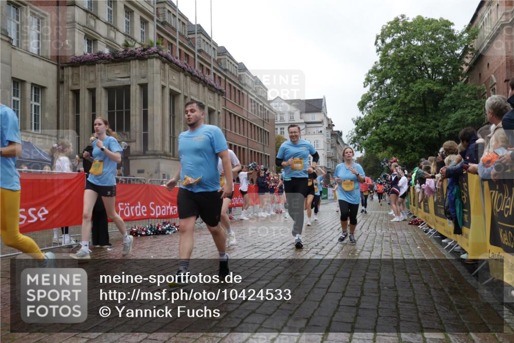 13.09.2026 - Kiel Lauf Yannick Fuchs http://msf.ph/oto/10424533 13.09.2026 11:00:27 Ziel 893, 1036, 1518, 1650, 1896, 1897, 2150, 2151, 2233, 2558, 2915, 3793, 4239, 4261, 4524, 4787, 4905, 6431, 6770, 7091, 7997, 8481, 8565, 9327, 9408, 10346, 10674, 11182, 11471, 11835, 12214, 12457, 173, 327, 753, 964, 1078, 1562, 1728, 1895, 1948, 2187, 2287, 2382, 2490, 2558, 3121, 3775, 4437, 4509, 6295, 6520, 6897, 7398, 7438, 7945, 8120, 9140, 9271, 9690, 10420, 10996, 11007, 11220, 11377, 11415, 11471, 11503, 11607, 362, 1722, 1795, 2267 meine-sportfotos.de