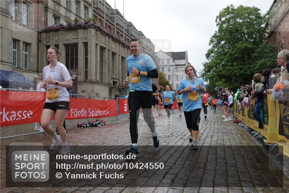13.09.2026 - Kiel Lauf Yannick Fuchs http://msf.ph/oto/10424550 13.09.2026 11:00:28 Ziel 362, 893, 1036, 1518, 1650, 1896, 1897, 2150, 2151, 2233, 2267, 2915, 3793, 4239, 4261, 4524, 4787, 4905, 6431, 6770, 7091, 7179, 7997, 8481, 8565, 9327, 9408, 10346, 10674, 11182, 11835, 12214, 12457, 173, 327, 753, 964, 1036, 1078, 1562, 1728, 1895, 1948, 2187, 2382, 2490, 2558, 3121, 3775, 4437, 4509, 6295, 6520, 6897, 7398, 7438, 7945, 8120, 9140, 9271, 9690, 10420, 10996, 11007, 11220, 11377, 11415, 11471, 11503, 11607, 1722, 1795 meine-sportfotos.de