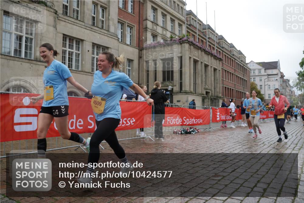 13.09.2026 - Kiel Lauf Yannick Fuchs http://msf.ph/oto/10424577 13.09.2026 11:00:31 Ziel 362, 893, 1518, 1650, 1896, 1897, 2233, 2267, 2915, 3793, 4261, 4524, 4787, 4905, 6431, 6770, 7091, 7179, 7997, 8481, 8565, 9327, 9408, 10346, 10590, 10674, 11797, 11835, 12214, 12457, 12756, 12757, 12773, 173, 327, 753, 964, 1036, 1078, 1562, 1728, 2150, 2151, 2187, 2382, 2490, 2558, 2915, 3121, 3775, 4239, 4437, 4509, 4787, 6520, 6897, 7398, 7438, 7945, 9140, 9271, 9690, 10420, 10996, 11182, 11220, 11471, 11503, 11607, 1722, 1795, 2038 meine-sportfotos.de