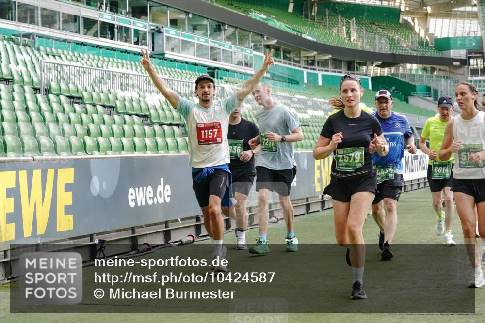 13.09.2026 - 21. swb-Marathon Bremen Michael Burmester http://msf.ph/oto/10424587 13.09.2026 13:24:03 Laufen im Stadion 137, 160, 182, 324, 434, 533, 548, 609, 708, 721, 723, 739, 743, 752, 892, 1178, 1273, 1331, 1463, 1471, 1491, 1597, 1598, 1691, 1746, 1788, 1944, 2095, 2211, 2213, 2252, 2286, 2312, 2323, 2433, 2445, 2465, 2475, 2483, 2495, 2497, 2503, 2504, 2526, 2554, 2571, 2644, 2768, 2776, 2936, 2968, 3252, 3282, 3288, 3289, 3292, 3298, 3306, 3312, 3347, 3364, 3381, 3395, 3423, 3447, 3505, 3530, 3559, 3727, 3770, 3819, 4054, 4231, 4406, 4407, 4466, 4467 meine-sportfotos.de