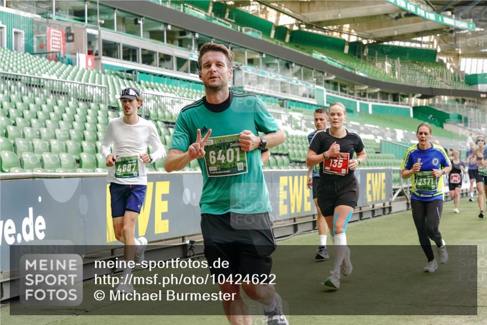 13.09.2026 - 21. swb-Marathon Bremen Michael Burmester http://msf.ph/oto/10424622 13.09.2026 13:01:07 Laufen im Stadion 135, 242, 260, 282, 318, 342, 440, 531, 651, 687, 930, 946, 1006, 1067, 1209, 1368, 1436, 1448, 1493, 1494, 1582, 1650, 1861, 1896, 1935, 1963, 2033, 2047, 2062, 2088, 2293, 2306, 2322, 2370, 2409, 2427, 2481, 2485, 2490, 2491, 2517, 2560, 2561, 2627, 2638, 2658, 2686, 2700, 2708, 2781, 2906, 2914, 2967, 3076, 3105, 3145, 3168, 3173, 3273, 3354, 3372, 3374, 3375, 3385, 3480, 3524, 3526, 3642, 3667, 3729, 3774, 3806, 3855, 3856, 3861, 3930 meine-sportfotos.de