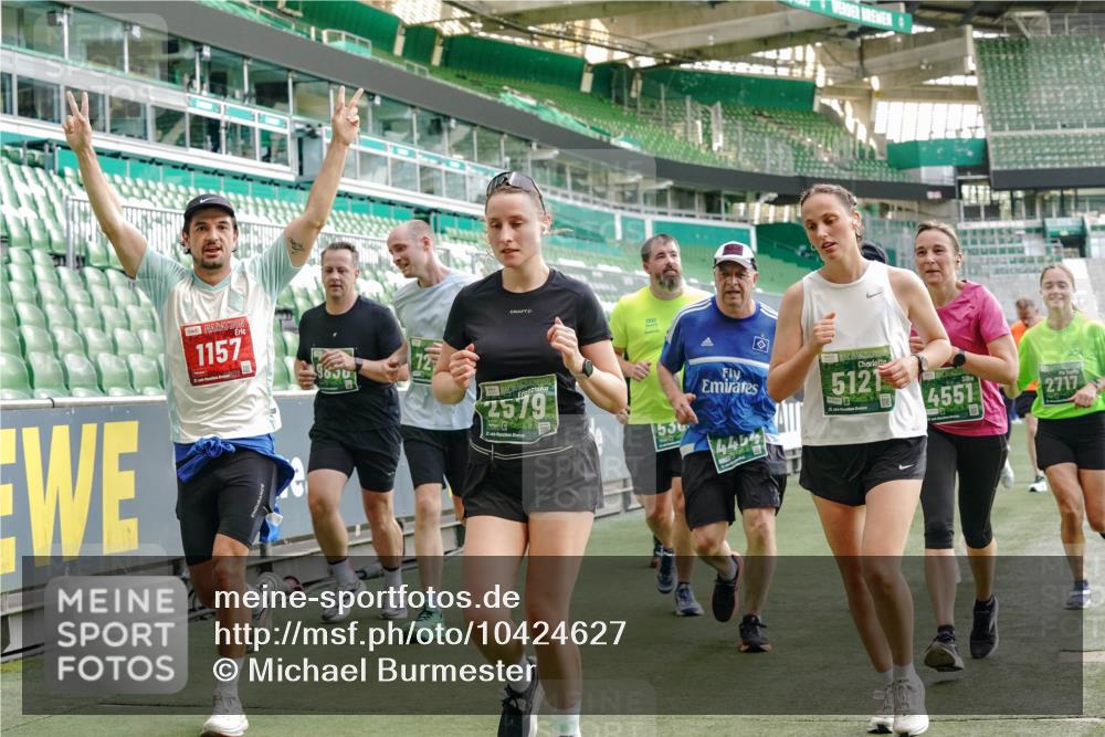 13.09.2026 - 21. swb-Marathon Bremen Michael Burmester http://msf.ph/oto/10424627 13.09.2026 13:24:04 Laufen im Stadion 137, 160, 182, 324, 434, 533, 548, 609, 708, 721, 723, 739, 743, 752, 892, 1178, 1273, 1331, 1463, 1471, 1491, 1597, 1598, 1691, 1746, 1788, 1944, 2095, 2211, 2213, 2252, 2267, 2286, 2312, 2323, 2433, 2445, 2465, 2475, 2483, 2495, 2497, 2503, 2526, 2554, 2571, 2644, 2768, 2776, 2936, 2968, 3252, 3282, 3288, 3289, 3292, 3298, 3306, 3312, 3347, 3364, 3381, 3395, 3423, 3447, 3505, 3530, 3559, 3727, 3770, 3819, 4054, 4231, 4406, 4407, 4466, 4467 meine-sportfotos.de