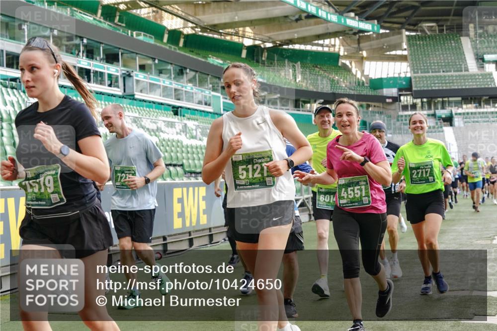 13.09.2026 - 21. swb-Marathon Bremen Michael Burmester http://msf.ph/oto/10424650 13.09.2026 13:24:05 Laufen im Stadion 137, 160, 182, 294, 324, 434, 533, 548, 609, 708, 721, 723, 739, 743, 752, 892, 1178, 1273, 1331, 1463, 1471, 1491, 1597, 1598, 1691, 1746, 1788, 1944, 2095, 2211, 2213, 2252, 2267, 2286, 2312, 2323, 2433, 2445, 2465, 2475, 2483, 2495, 2497, 2503, 2526, 2554, 2571, 2644, 2768, 2776, 2936, 2968, 3252, 3282, 3288, 3289, 3292, 3298, 3306, 3312, 3347, 3364, 3381, 3395, 3423, 3447, 3505, 3530, 3559, 3727, 3770, 3819, 4054, 4231, 4406, 4407, 4466, 4467 meine-sportfotos.de