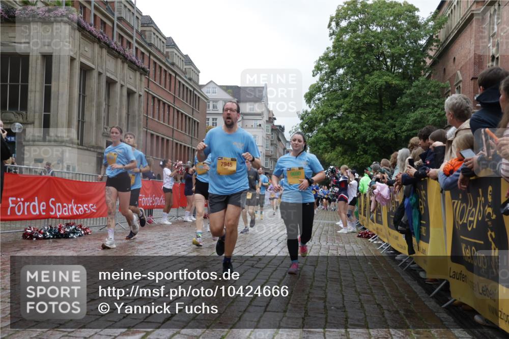 13.09.2026 - Kiel Lauf Yannick Fuchs http://msf.ph/oto/10424666 13.09.2026 11:00:41 Ziel 362, 1650, 1722, 1795, 2233, 2267, 4055, 4261, 4706, 4855, 5794, 5912, 7179, 7214, 7610, 8590, 8622, 8686, 10480, 10529, 10590, 10700, 11797, 12756, 12757, 12773, 173, 327, 893, 1036, 1078, 1518, 1650, 1896, 1897, 2150, 2151, 2187, 2233, 2382, 2490, 2558, 2915, 3121, 3775, 3793, 4239, 4524, 4787, 4905, 6431, 6520, 6770, 6897, 7091, 7438, 7945, 7997, 8481, 8565, 9327, 9408, 9690, 10346, 10420, 10674, 11182, 11220, 11471, 11503, 11607, 11835, 12214, 12457, 48, 190, 2038 meine-sportfotos.de