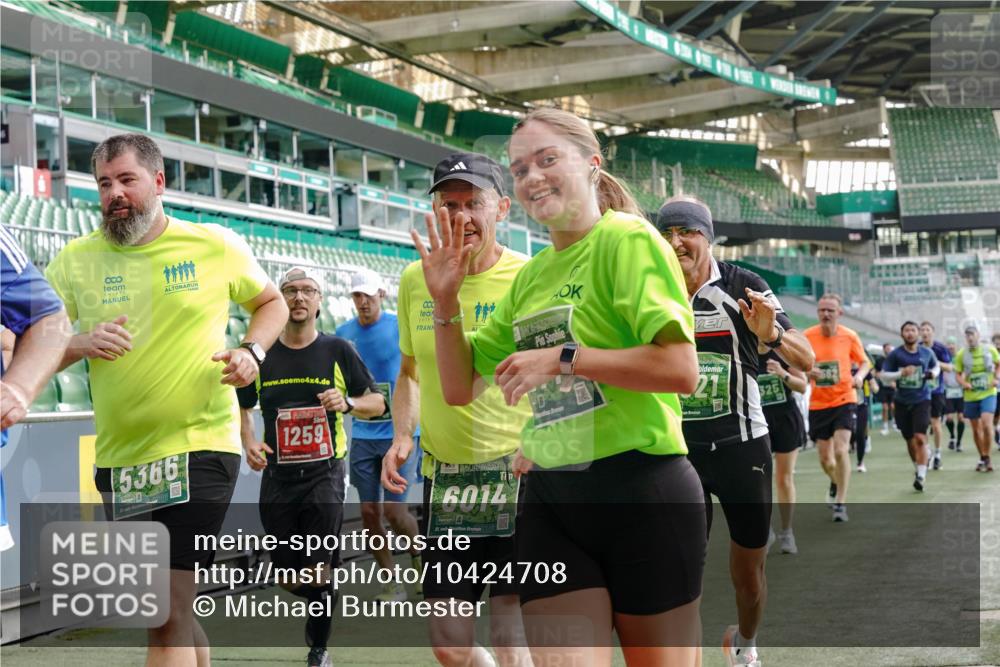 13.09.2026 - 21. swb-Marathon Bremen Michael Burmester http://msf.ph/oto/10424708 13.09.2026 13:24:07 Laufen im Stadion 137, 182, 294, 324, 434, 533, 548, 609, 708, 721, 723, 739, 743, 752, 892, 1178, 1273, 1331, 1463, 1471, 1491, 1515, 1597, 1598, 1691, 1746, 1788, 1944, 2095, 2211, 2213, 2252, 2267, 2286, 2312, 2323, 2433, 2445, 2465, 2475, 2483, 2495, 2497, 2503, 2526, 2554, 2571, 2644, 2768, 2776, 2936, 2968, 3252, 3282, 3288, 3289, 3292, 3298, 3306, 3312, 3347, 3364, 3381, 3395, 3423, 3447, 3505, 3530, 3559, 3727, 3770, 3819, 4054, 4231, 4406, 4407, 4466, 4467 meine-sportfotos.de