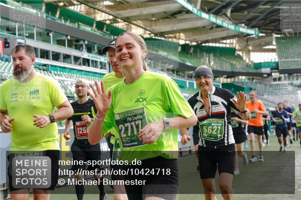 13.09.2026 - 21. swb-Marathon Bremen Michael Burmester http://msf.ph/oto/10424718 13.09.2026 13:24:07 Laufen im Stadion 137, 182, 294, 324, 434, 533, 548, 609, 708, 721, 723, 739, 743, 752, 892, 1178, 1273, 1331, 1463, 1471, 1491, 1515, 1597, 1598, 1691, 1746, 1788, 1944, 2095, 2211, 2213, 2252, 2267, 2286, 2312, 2323, 2433, 2445, 2465, 2475, 2483, 2495, 2497, 2503, 2526, 2554, 2571, 2644, 2768, 2776, 2936, 2968, 3252, 3282, 3288, 3289, 3292, 3298, 3306, 3312, 3347, 3364, 3381, 3395, 3423, 3447, 3505, 3530, 3559, 3727, 3770, 3819, 4054, 4231, 4406, 4407, 4466, 4467 meine-sportfotos.de
