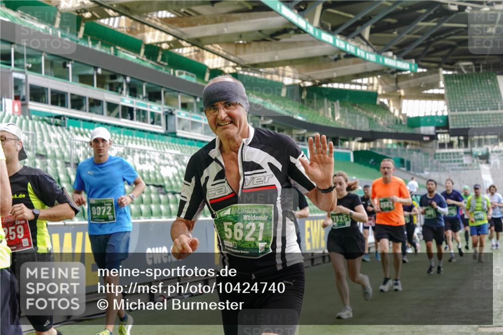 13.09.2026 - 21. swb-Marathon Bremen Michael Burmester http://msf.ph/oto/10424740 13.09.2026 13:24:08 Laufen im Stadion 137, 182, 294, 324, 434, 505, 533, 548, 609, 708, 721, 723, 739, 743, 752, 892, 1178, 1273, 1331, 1463, 1471, 1491, 1515, 1597, 1598, 1691, 1746, 1788, 1944, 2095, 2211, 2213, 2252, 2267, 2286, 2312, 2323, 2433, 2445, 2465, 2475, 2483, 2495, 2497, 2503, 2526, 2554, 2571, 2644, 2768, 2776, 2936, 2968, 3252, 3282, 3288, 3289, 3292, 3298, 3306, 3312, 3347, 3364, 3381, 3395, 3423, 3447, 3505, 3530, 3559, 3727, 3770, 3819, 4054, 4231, 4406, 4407, 4466, 4467 meine-sportfotos.de