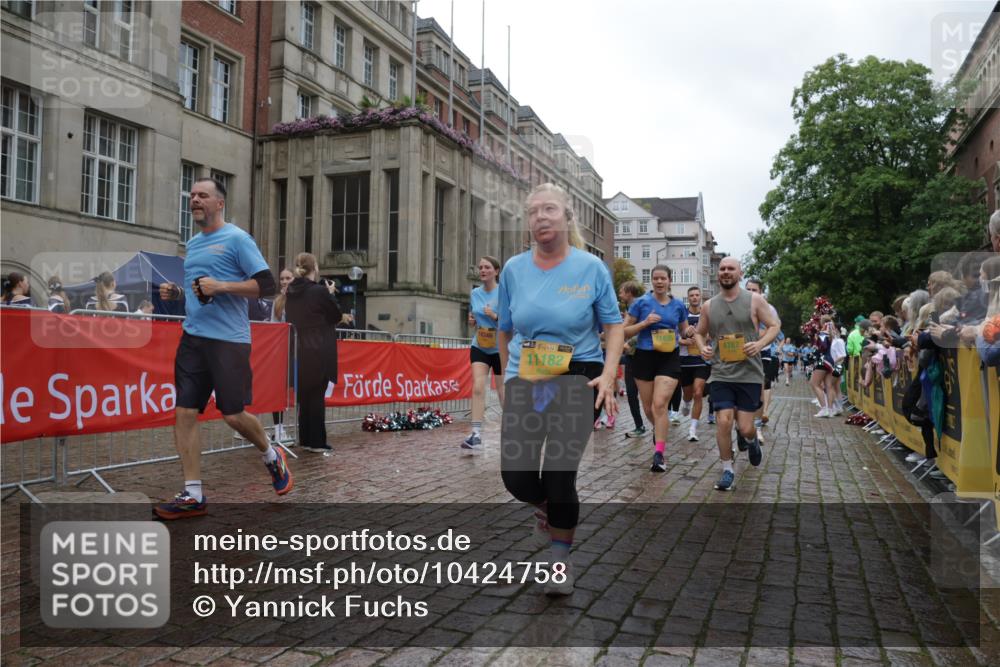 13.09.2026 - Kiel Lauf Yannick Fuchs http://msf.ph/oto/10424758 13.09.2026 11:00:54 Ziel 190, 1314, 2038, 2697, 3423, 3425, 4769, 4915, 5648, 6399, 6426, 6995, 6996, 7516, 7610, 8229, 8622, 9199, 9594, 10339, 10480, 10700, 10885, 11972, 12192, 12326, 362, 893, 1518, 1650, 1722, 1795, 1896, 1897, 2150, 2151, 2233, 2267, 2915, 3793, 4055, 4239, 4261, 4524, 4706, 4787, 4855, 4905, 5794, 5912, 6431, 6770, 7091, 7179, 7214, 7997, 8481, 8565, 8590, 8622, 8686, 9327, 9408, 10346, 10529, 10590, 10674, 11182, 11797, 11835, 12214, 12457, 12756, 48, 539, 842 meine-sportfotos.de