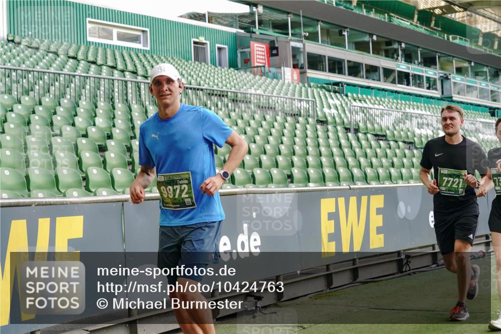 13.09.2026 - 21. swb-Marathon Bremen Michael Burmester http://msf.ph/oto/10424763 13.09.2026 13:24:09 Laufen im Stadion 137, 182, 294, 324, 434, 505, 533, 548, 609, 708, 721, 723, 739, 743, 752, 892, 1178, 1273, 1331, 1463, 1471, 1491, 1515, 1597, 1598, 1691, 1746, 1788, 1944, 2095, 2211, 2213, 2252, 2267, 2286, 2312, 2323, 2433, 2445, 2465, 2475, 2483, 2495, 2497, 2503, 2526, 2554, 2571, 2644, 2768, 2776, 2936, 2968, 3211, 3252, 3282, 3288, 3289, 3292, 3298, 3306, 3312, 3347, 3364, 3381, 3395, 3423, 3447, 3505, 3530, 3559, 3727, 3770, 3819, 4054, 4231, 4406, 4407, 4466, 4467 meine-sportfotos.de