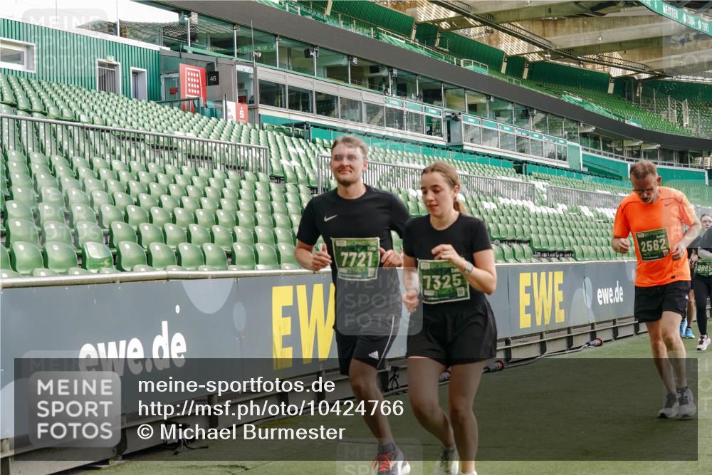 13.09.2026 - 21. swb-Marathon Bremen Michael Burmester http://msf.ph/oto/10424766 13.09.2026 13:24:10 Laufen im Stadion 137, 182, 294, 324, 434, 505, 533, 548, 609, 708, 721, 723, 739, 743, 752, 892, 1178, 1273, 1331, 1463, 1471, 1491, 1515, 1597, 1598, 1691, 1746, 1788, 1944, 2095, 2211, 2213, 2252, 2267, 2286, 2312, 2323, 2433, 2445, 2465, 2475, 2483, 2495, 2497, 2503, 2526, 2554, 2571, 2644, 2768, 2776, 2936, 2968, 3211, 3252, 3282, 3288, 3289, 3292, 3298, 3306, 3312, 3347, 3364, 3381, 3395, 3423, 3447, 3505, 3530, 3559, 3727, 3770, 3819, 4054, 4231, 4406, 4407, 4466, 4467 meine-sportfotos.de