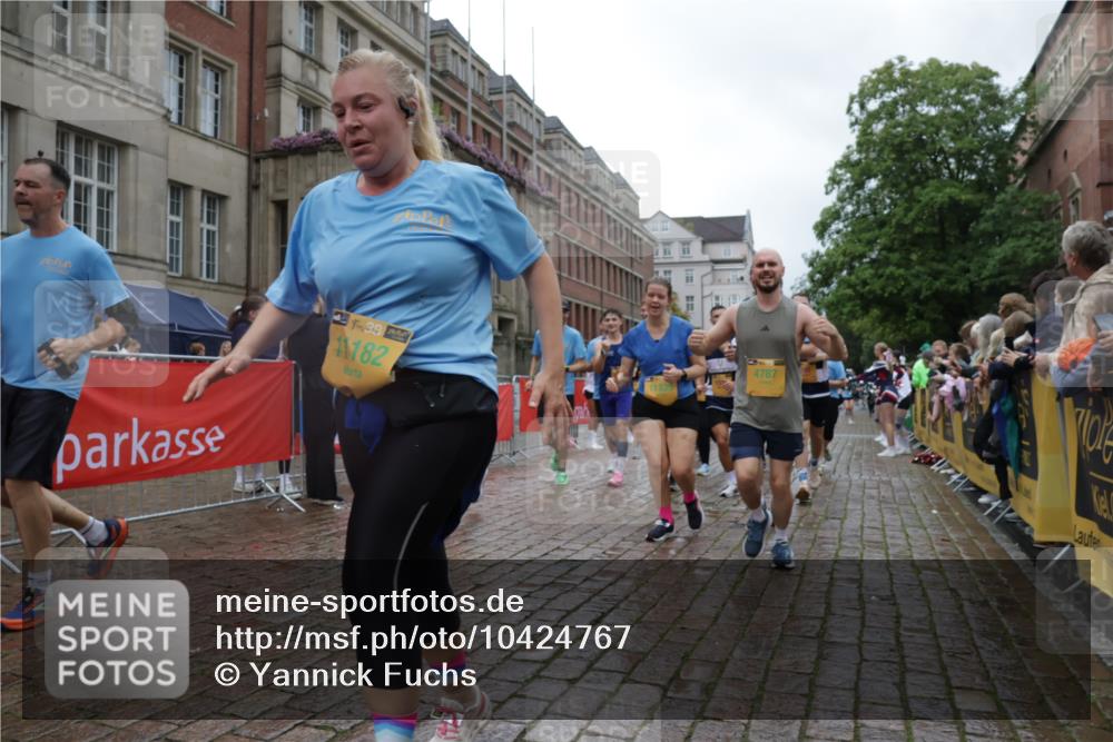 13.09.2026 - Kiel Lauf Yannick Fuchs http://msf.ph/oto/10424767 13.09.2026 11:00:55 Ziel 190, 1314, 2038, 2658, 2697, 3423, 3425, 4769, 4915, 5648, 6399, 6426, 6995, 6996, 7456, 7516, 7610, 8229, 9199, 9594, 9900, 10339, 10480, 10700, 10885, 11972, 12192, 12326, 362, 893, 1518, 1650, 1722, 1795, 1896, 1897, 2233, 2267, 2915, 3793, 4055, 4261, 4524, 4706, 4787, 4855, 4905, 5794, 5912, 6431, 6770, 7091, 7179, 7214, 7610, 7997, 8481, 8565, 8590, 8622, 8686, 9327, 9408, 10346, 10529, 10590, 10674, 10700, 11182, 11797, 11835, 12214, 12457, 12756, 48, 539, 842, 893 meine-sportfotos.de